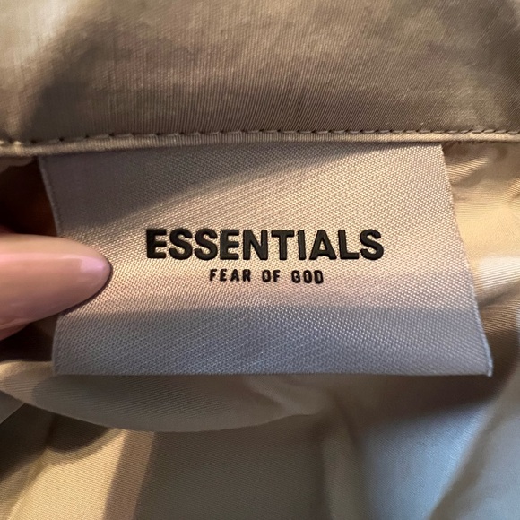 Essentials rain jacket - Picture 3 of 4